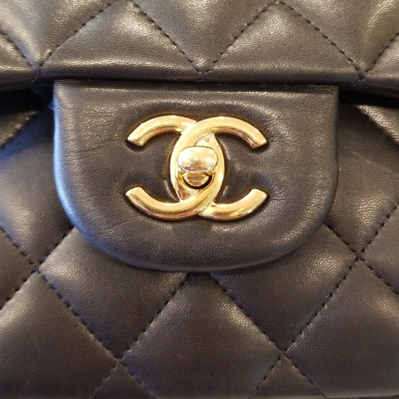 CHANEL Double Flap Black Hand - Picture 5 of 8